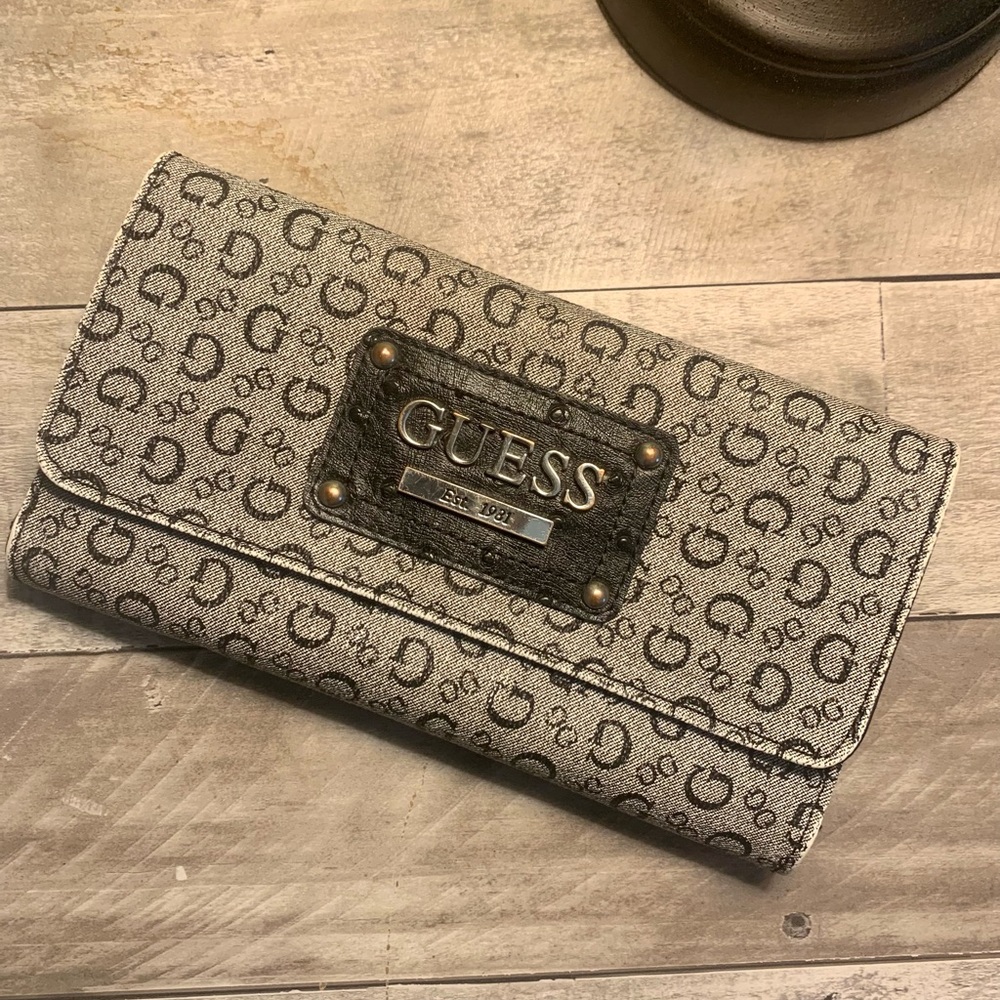 Guess wallet, black and white